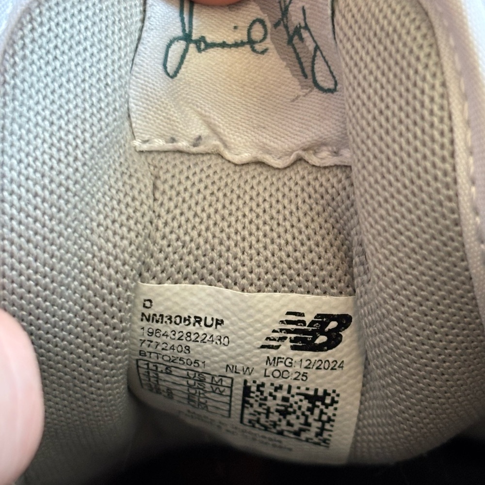 New Balance Cream and Teal Sneakers with Gum Sole - Picture 6 of 6